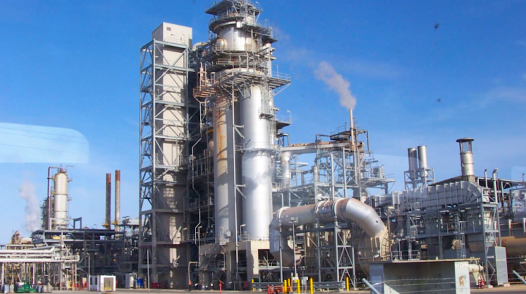 NNPC Purchases Petrol from Dangote Refinery at N898 Per Litre